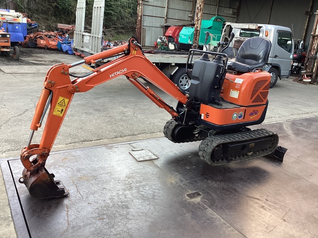 HITACHI